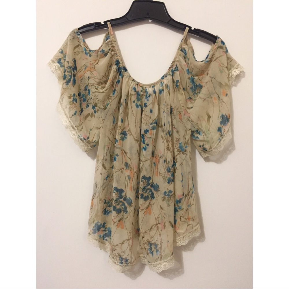 Spring/Summer blouse - Picture 3 of 3